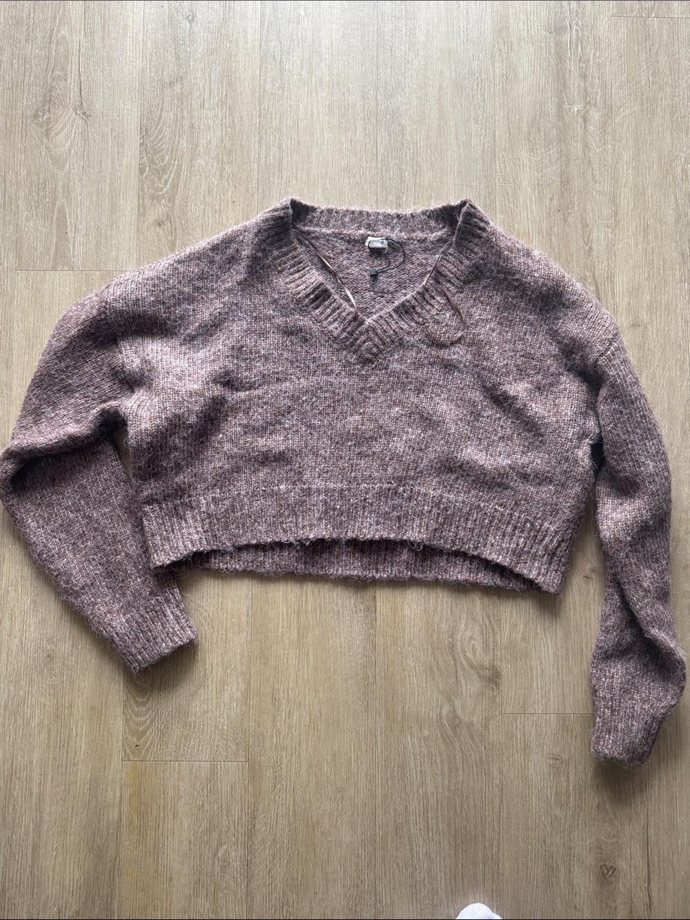 Garage Cropped Wool Blend V-Neck Sweater in Mauve Heather